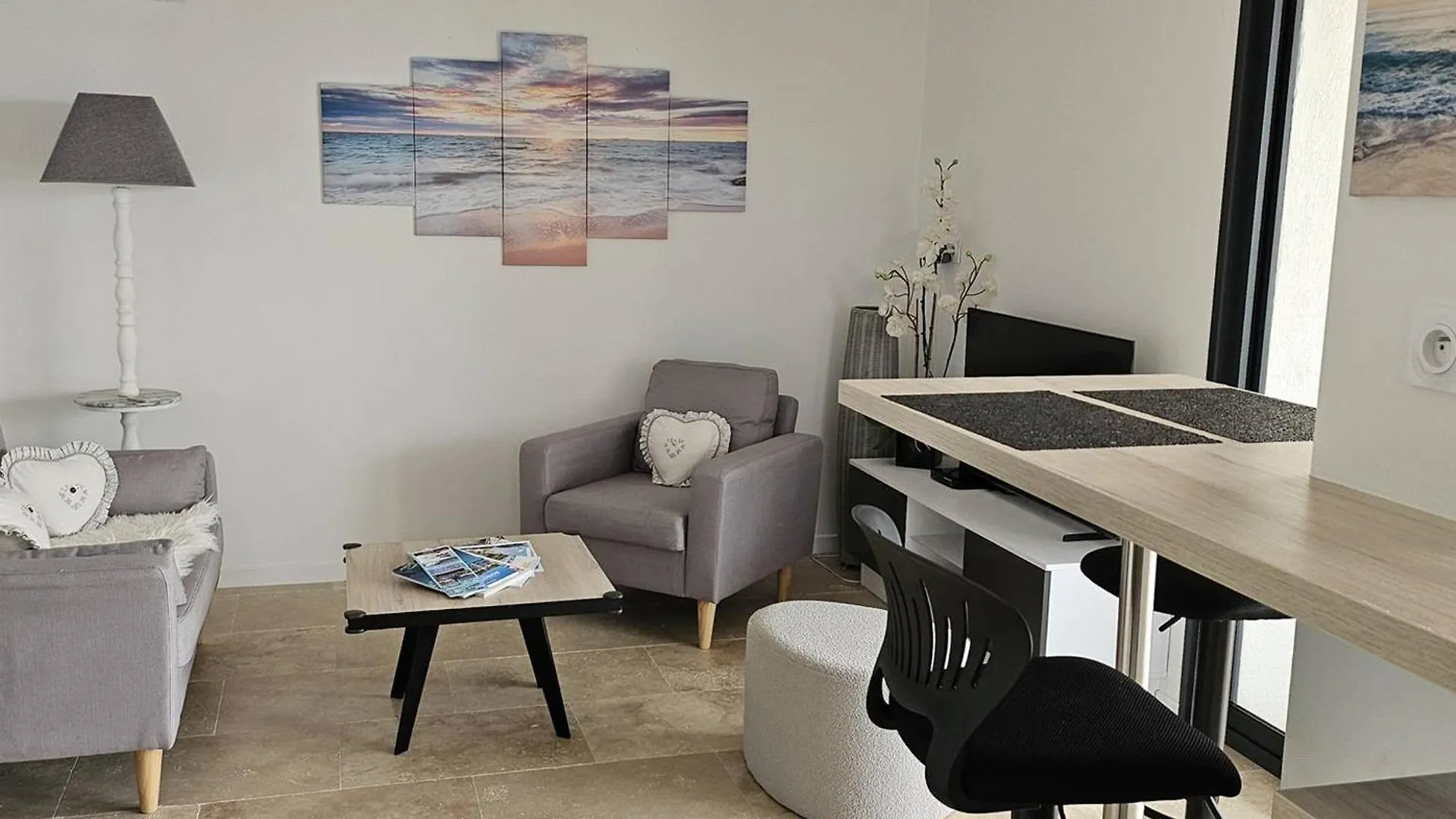 Villa Moderne Avec Piscine Privee, Climatisation Et Parking, 4 Chambres, 8 Pers. - Fr-1-768-103 Saint-Peire-sur-Mer 0*,  France